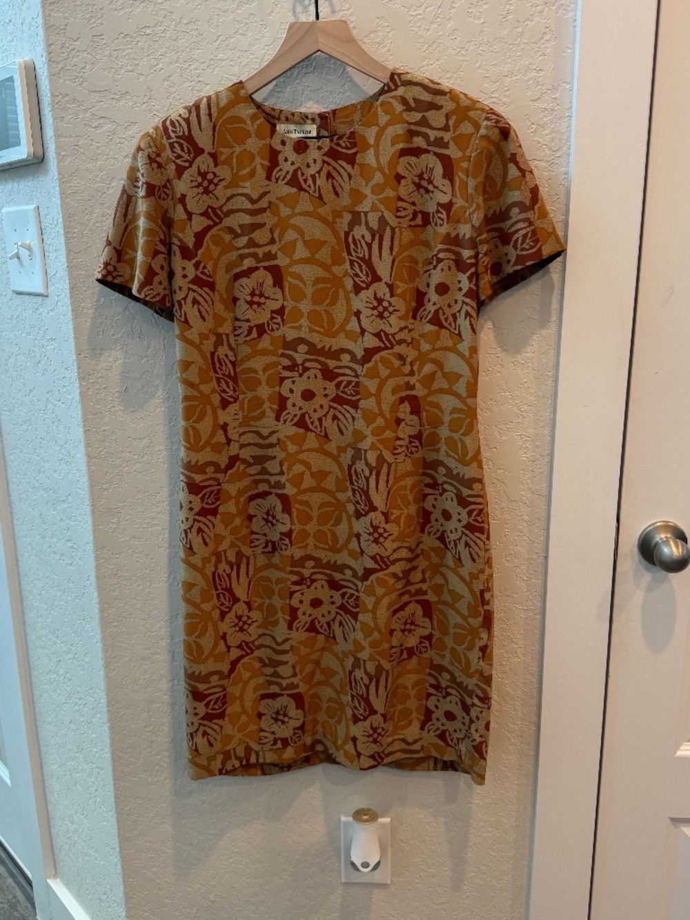 Vintage Y2K Ann Taylor Short sleeved Warm Toned silk sheath dress Size 10